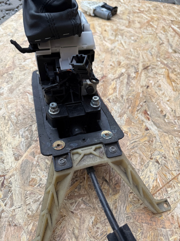 фото №7, Домкрат выборщик переключения передач audi q7 4l 4.2 tdi 4l1713041j