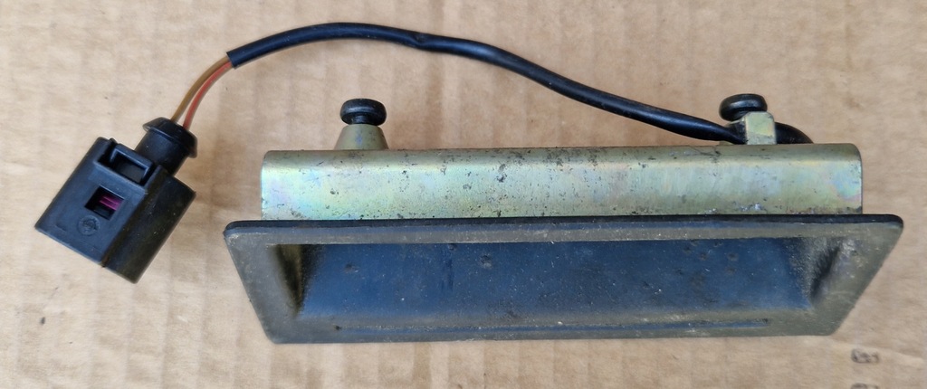 фото №1, Vw golf iv bora kombi ручка кришки 1j0827566b