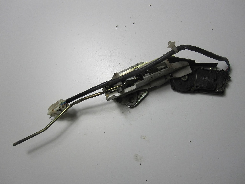 фото №4, Замок дверь передний левый mazda demio 5d 98r