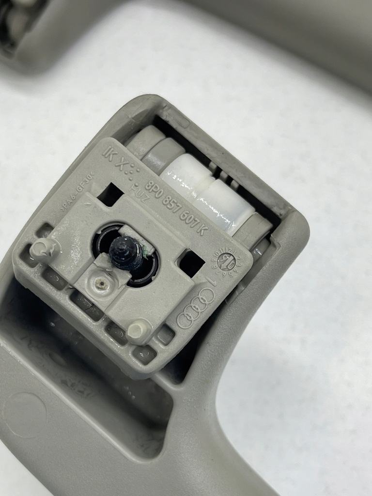 фото №11, Audi q7 4l a6 c6 ручка кронштейн потолочный перед левая / правая