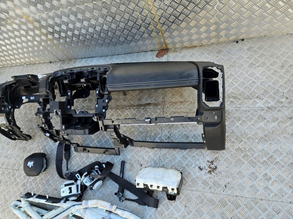 фото №6, Консоль приборная панель приборная панель ремни подушка безопасности подушки безопасности dodge ram 5 v 1500 19+