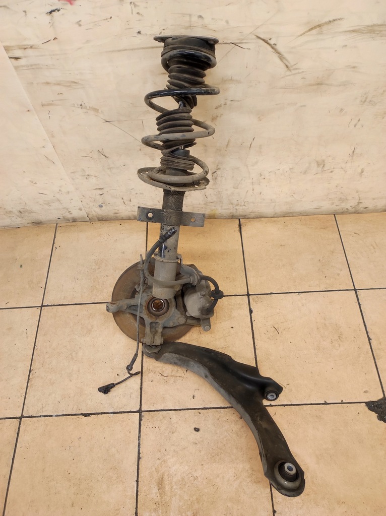 фото №4, Поворотный кулак mcperson левый перед zoe i