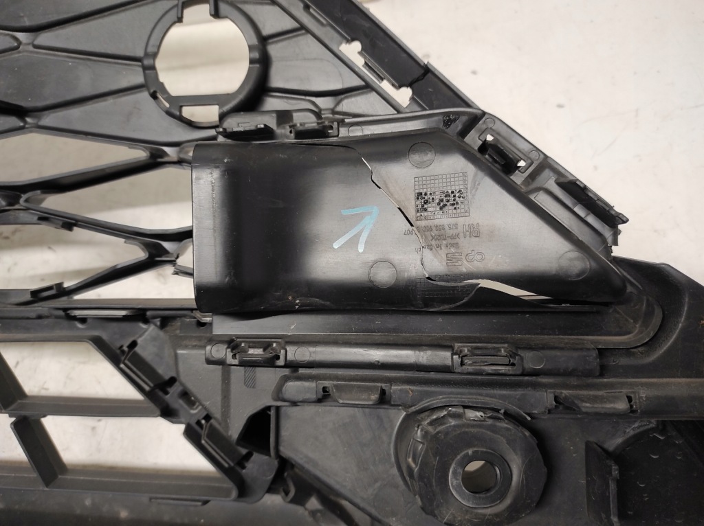 фото №7, Seat ateca lift 20- решётка бампера перед средняя 575853668p