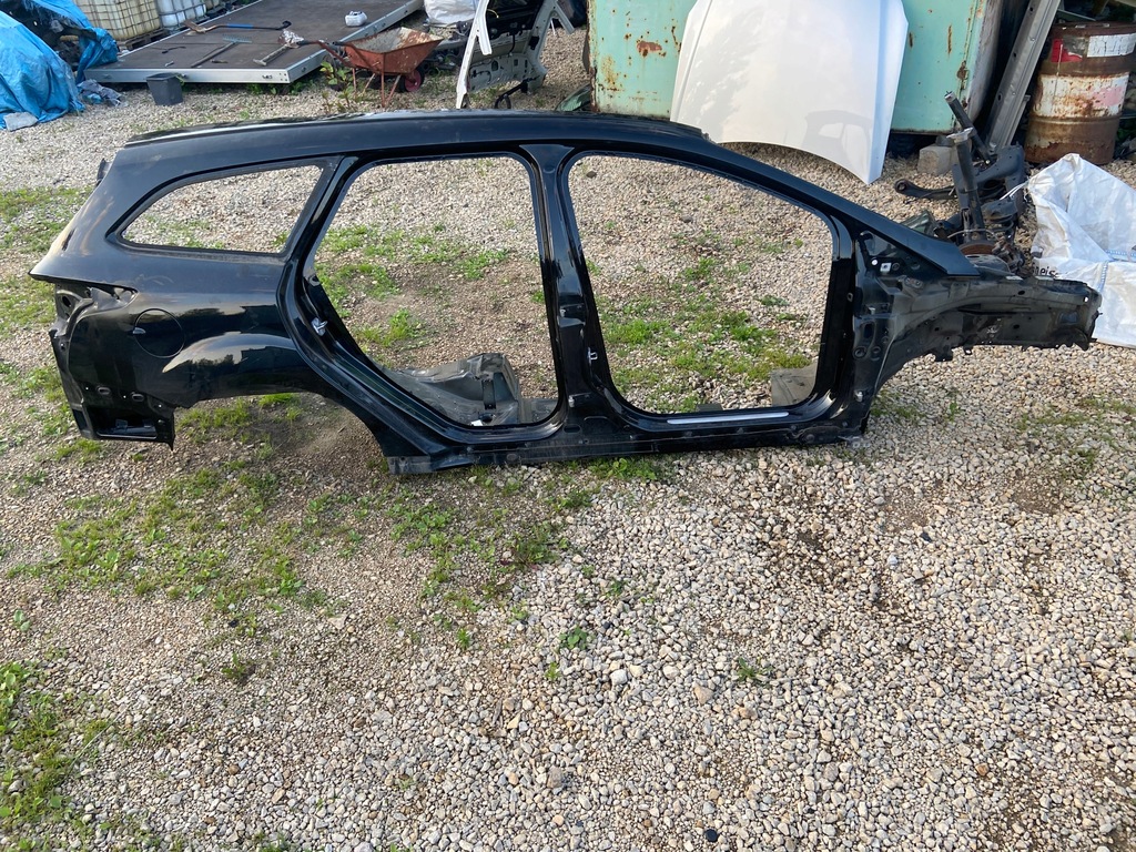 фото №1, Ford focus mk3 lift чверть права задня bok kombi