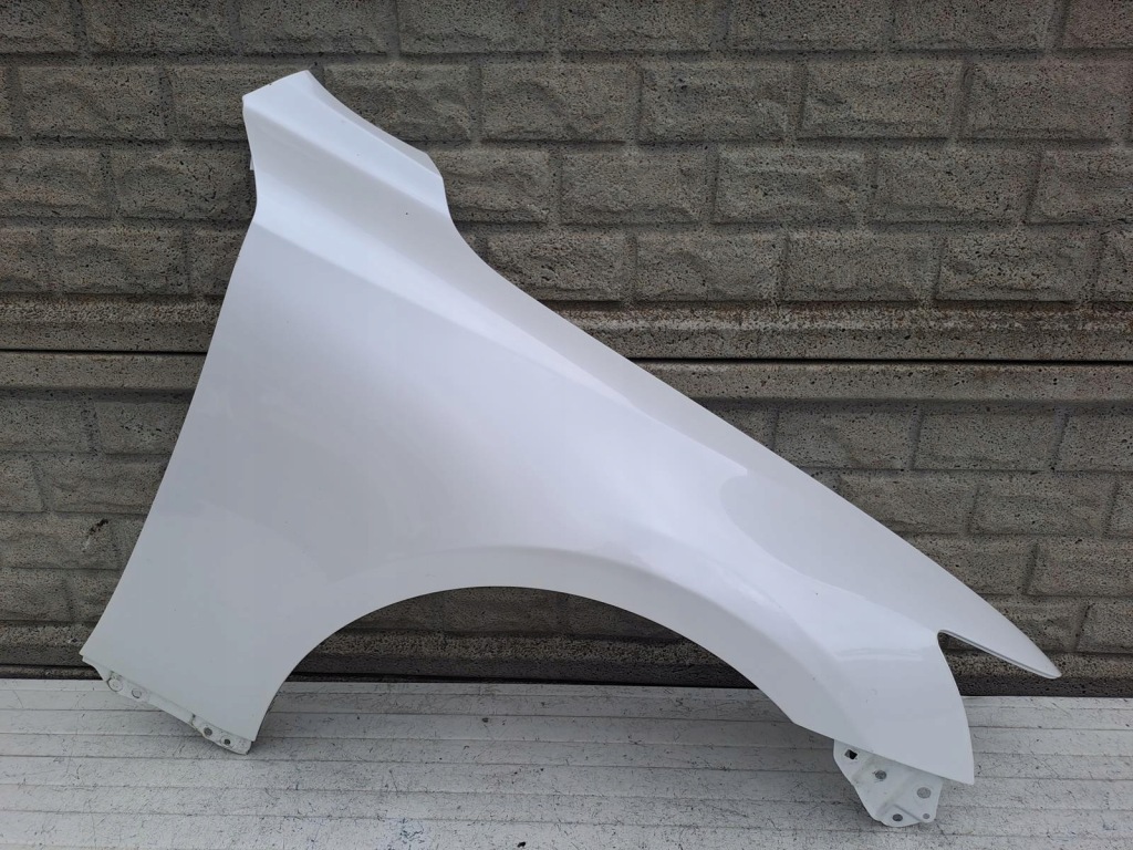 Купити Lexus is220 is250 is300h 2013 - 2020 крило правий оригінал