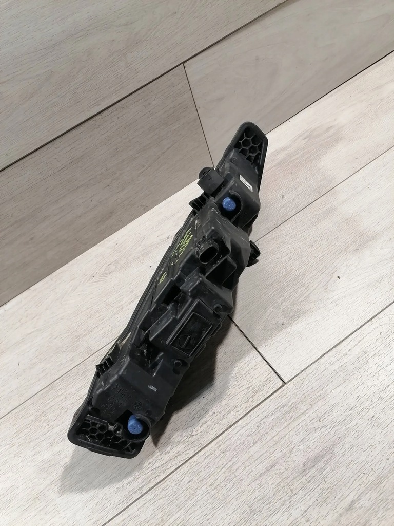 фото №8, Superb 3 lift противотуманная фара правый перед 3v0941700b