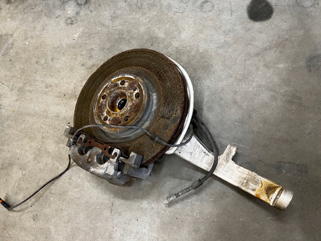 фото №1, Поворотный кулак диск суппорт перед левый mercedes gl x166 3.0 cdi