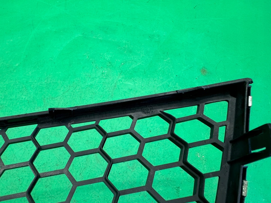 фото №10, Решітка бампера передній права решітка радіатора 156086094 alfa romeo mito 08-