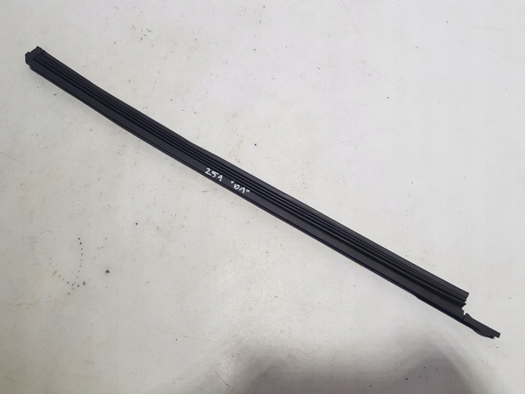 фото №1, Напрямна захист панорами люк mercedes w251