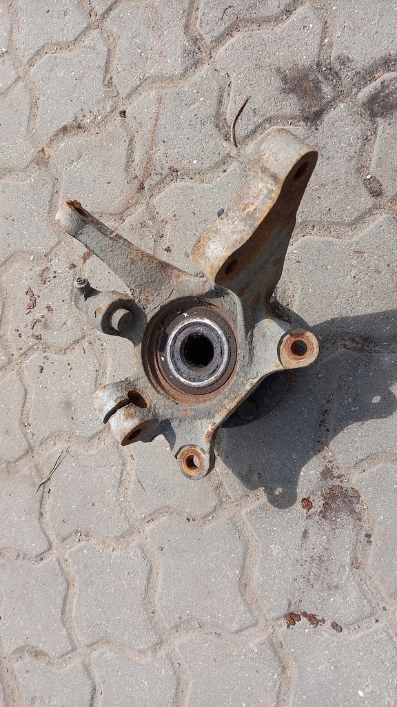 фото №1, Поворотний кулак ліва hyundai santa fe 2.0d 01r