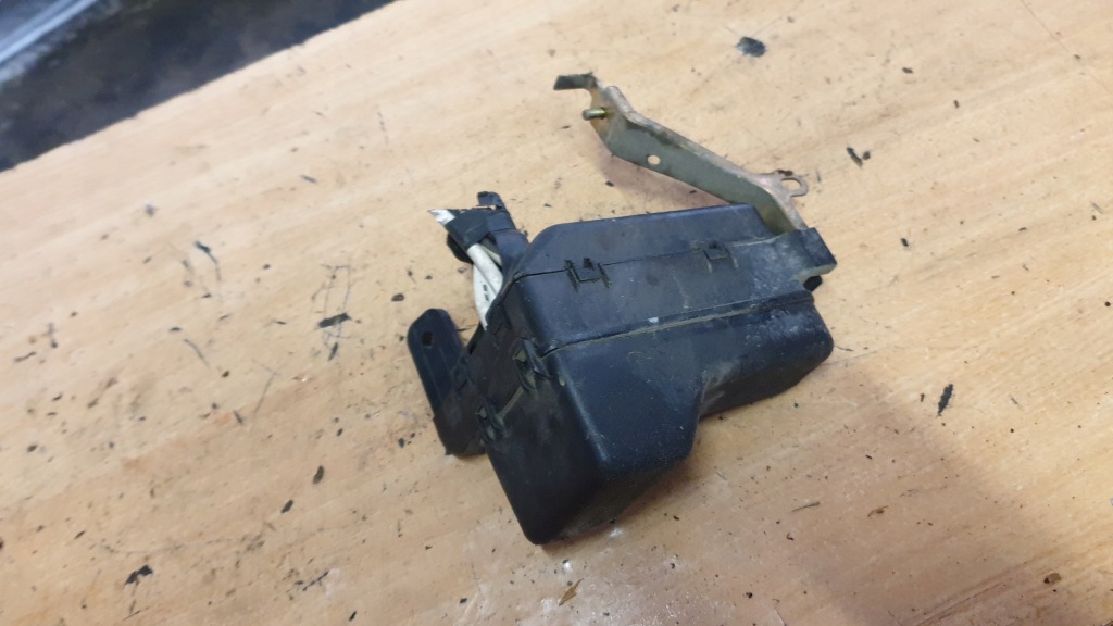 фото №1, Toyota corolla e12 блок предохранителей