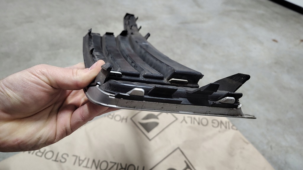 Решётка w бампер передняя перед левая audi a3 8v3807681ag с Разборки