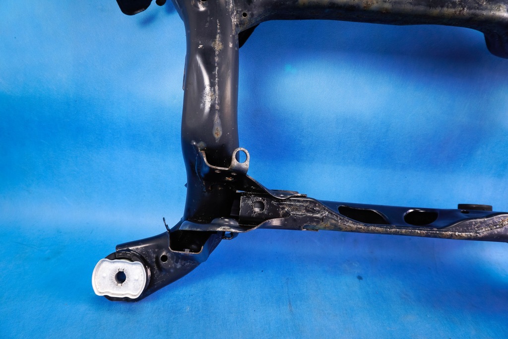 фото №10, Опора подвеска подрамник задняя audi a6 4g a7 4g8 4g0505235ae