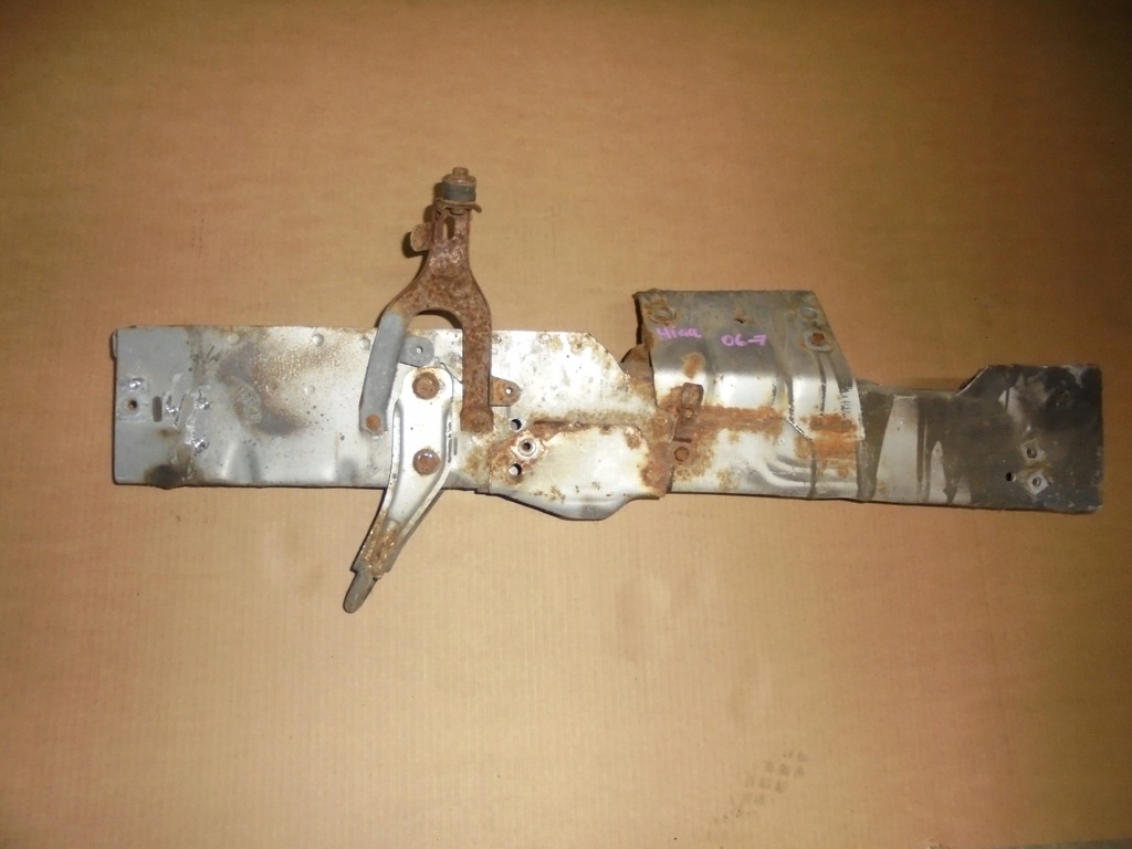 фото №1, Toyota hiace лонжерон права