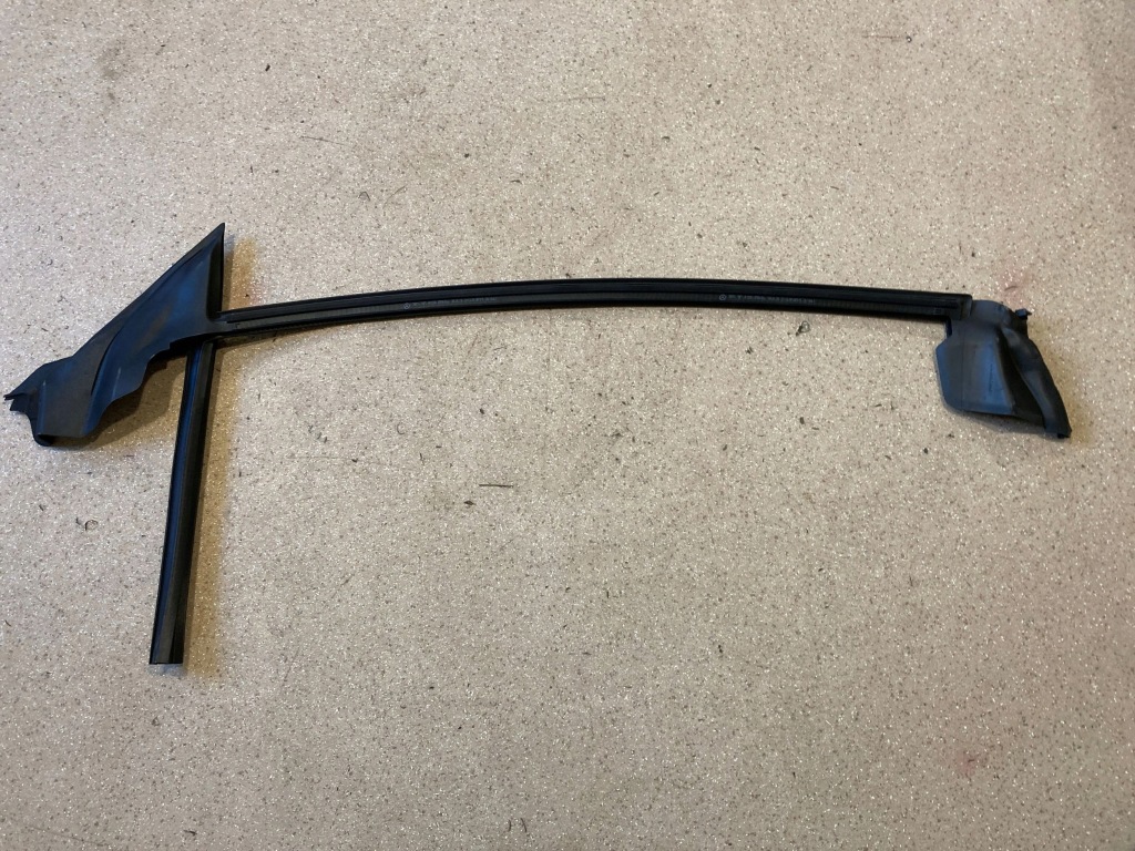 Прокладка двері купе перед сторона права mercedes-benz e w238 a2387205001 в Україні