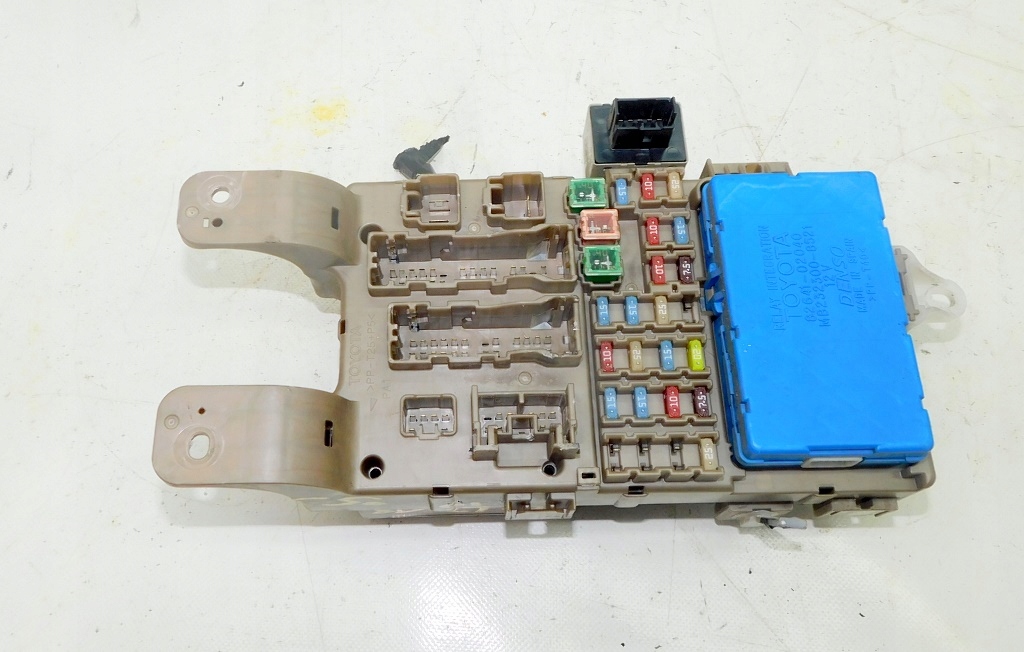 фото №12, Toyota corolla ts e12 05r 1.8 192km коробка запобіжників 82641-02040