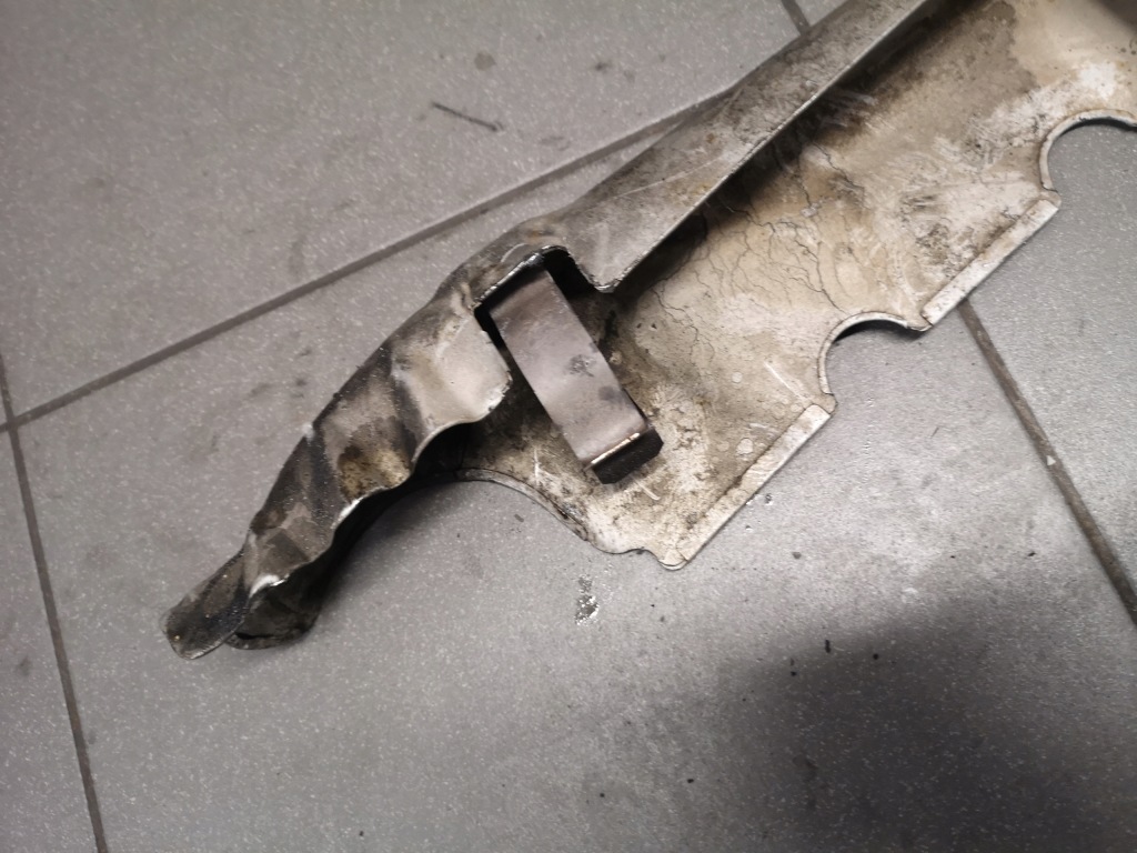 Накладка теплова bmw 3 e91 3.0d 7797684 в Україні