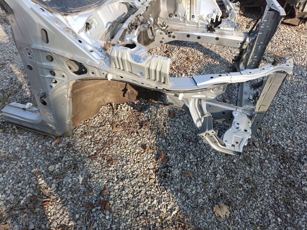 Купить Subaru forester v sk рестайлинг  четверть правый  передняя перед