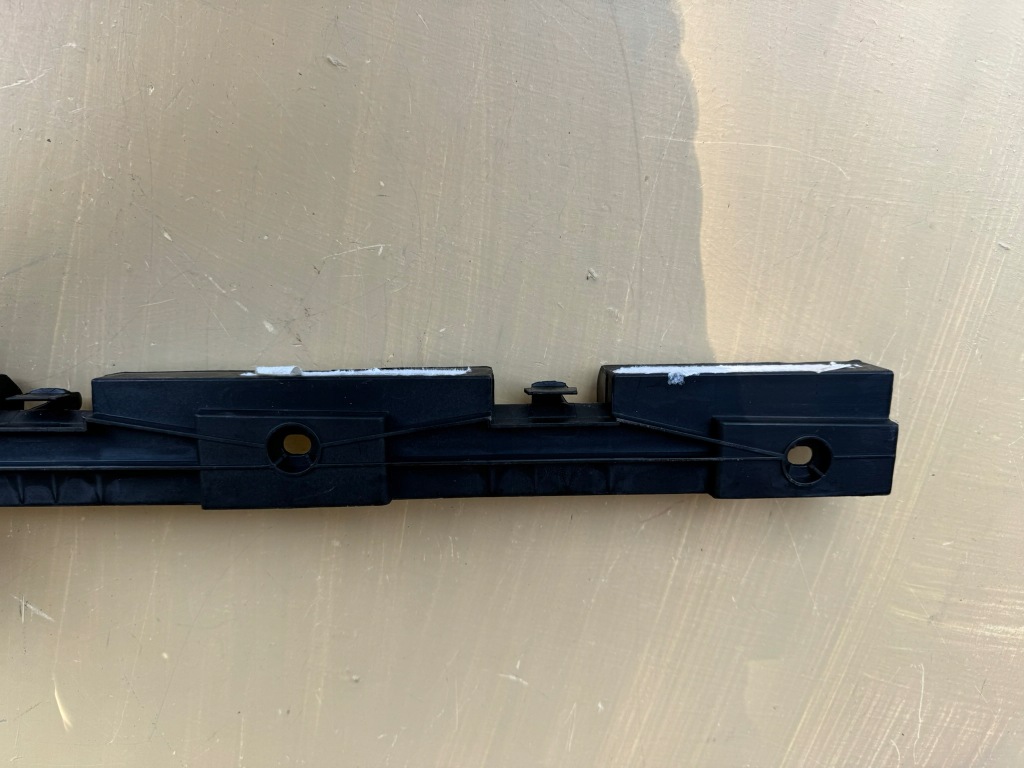 Mercedes ml 2 2 w164 05-08r кронштейн  кронштейн поріг праве праві поріг Київ