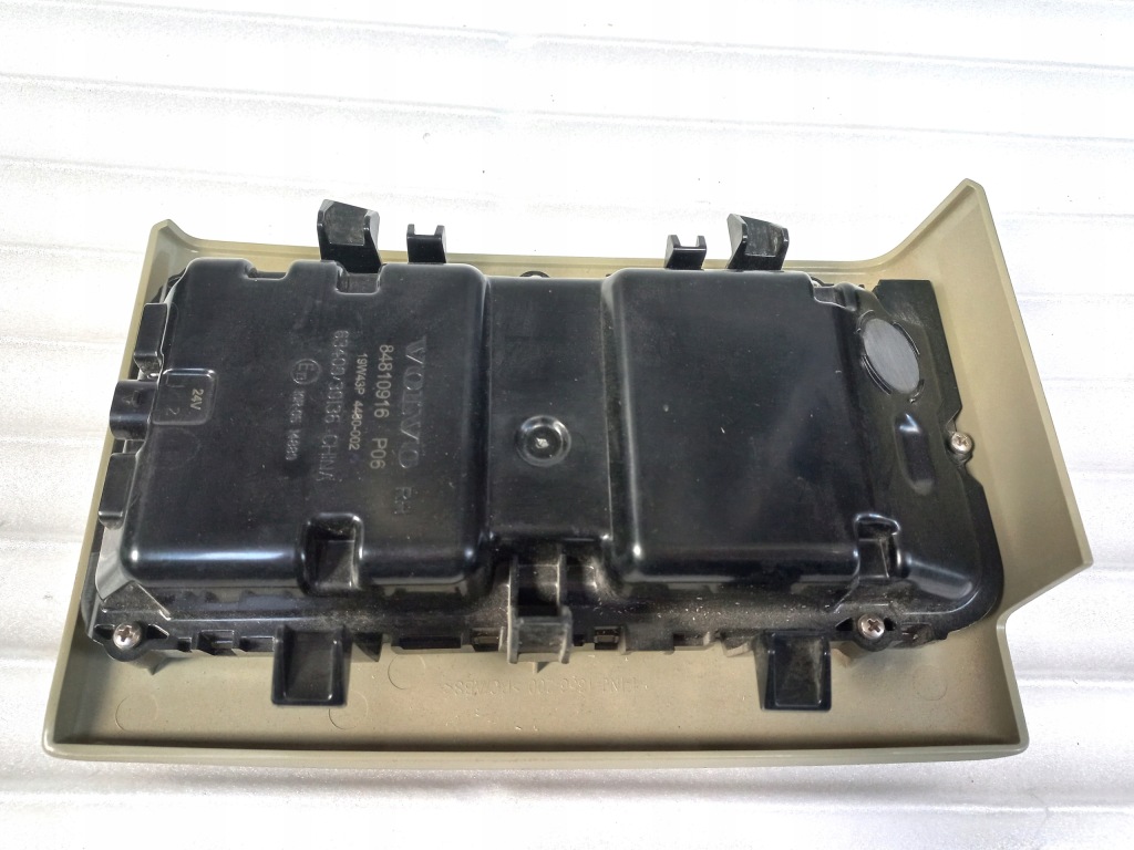 фото №5, Комплект nowa оригінальна лампа лампа освітлення салону кабіни volvo fh 5