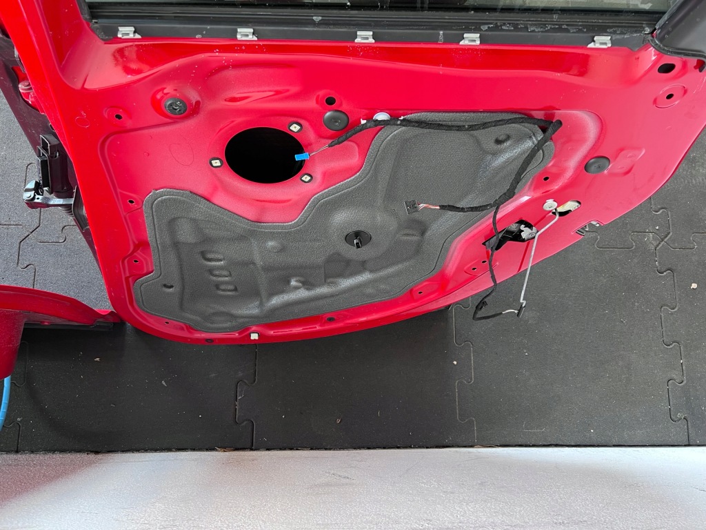 Дверь правое  перед задняя mini f60 цвет 851 Недорого