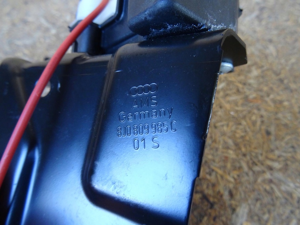 фото №15, Audi ttrs tt 8j привод крышка заливной топлива кронштейн 8j0809985c