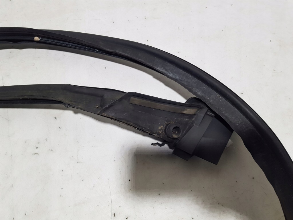 Прокладка дах кришки багажника a1727500098 mercedes slk r172 w172 Оригінал