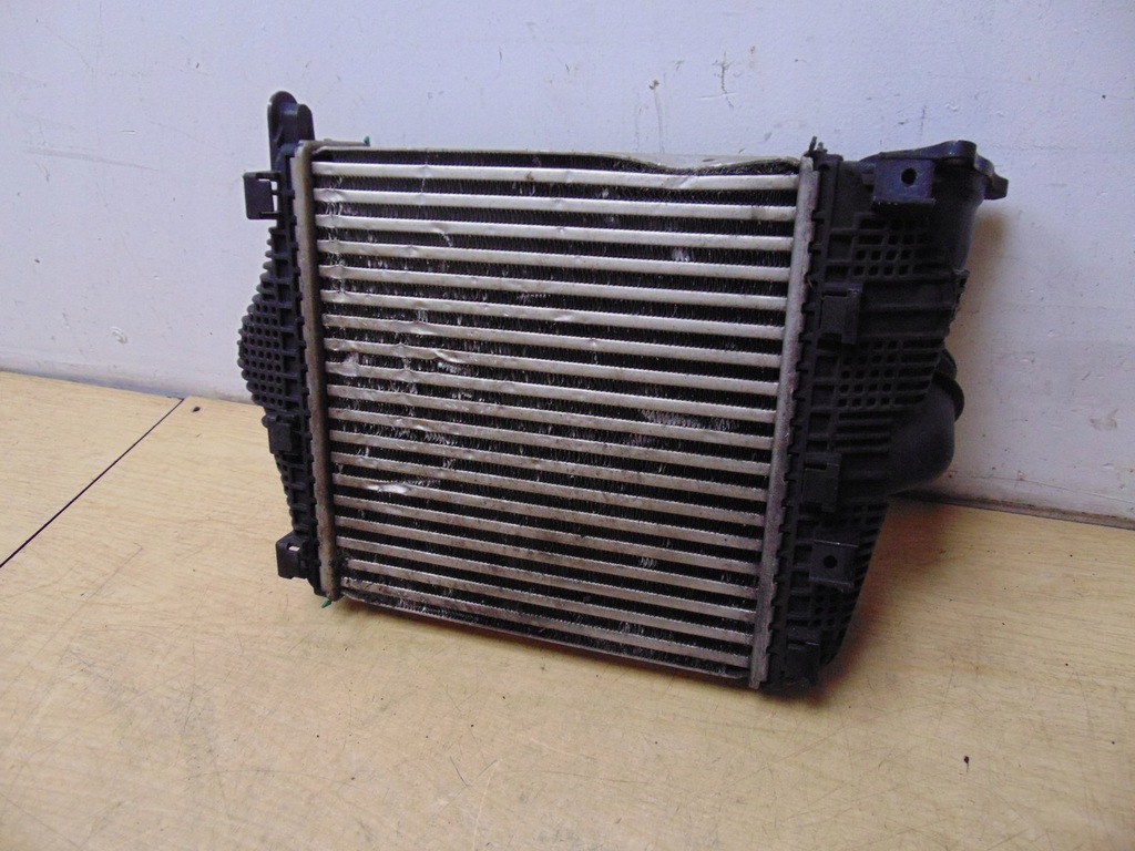 фото №10, Радиатор интеркулер audi q7 4m0145803aa