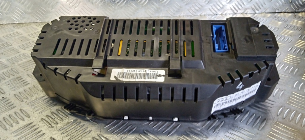 фото №6, Audi a8 d3 счетчик приборы angilk 4e0920950p