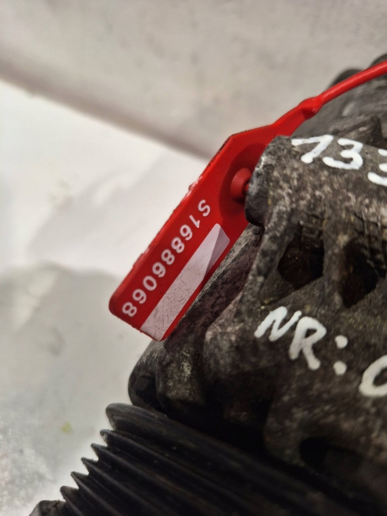 Компрессор кондиционера 13370913 opel zafira b 1.7 cdti 05- с Разборки