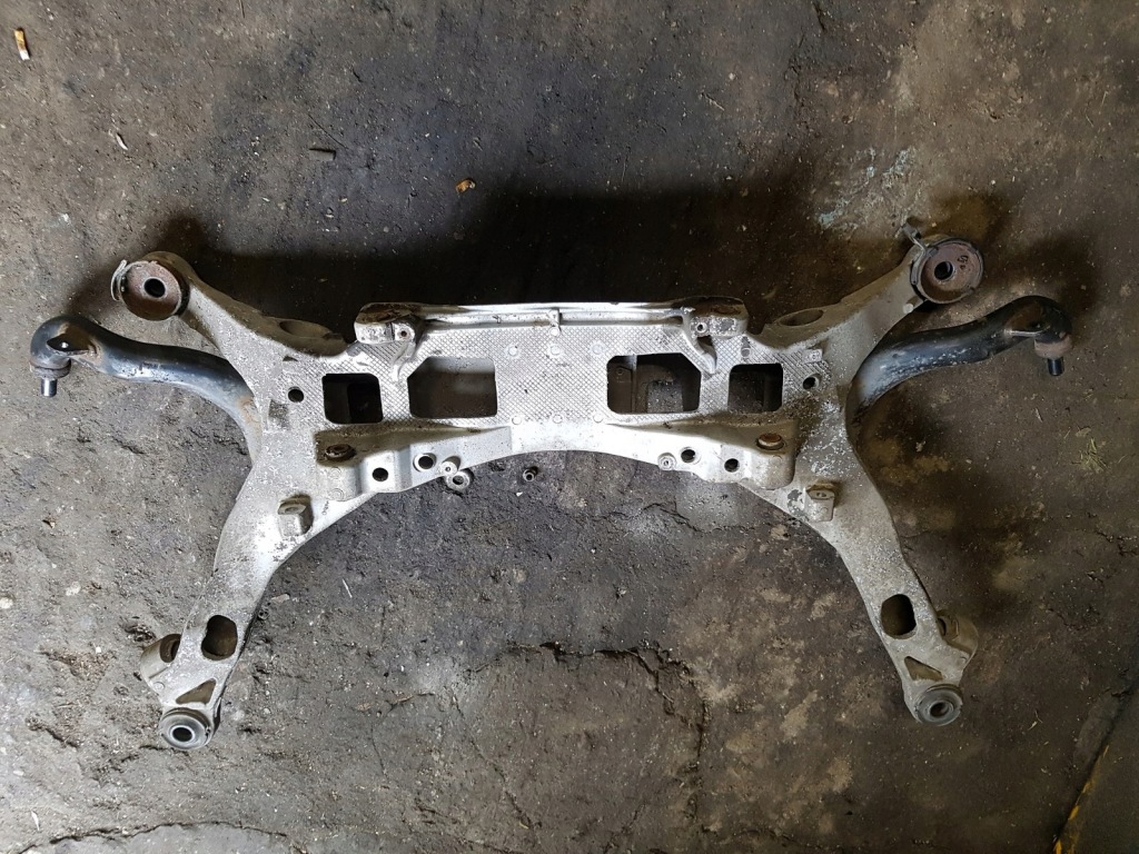 фото №1, Подрамник подрамник задняя volvo s80 v70 ii