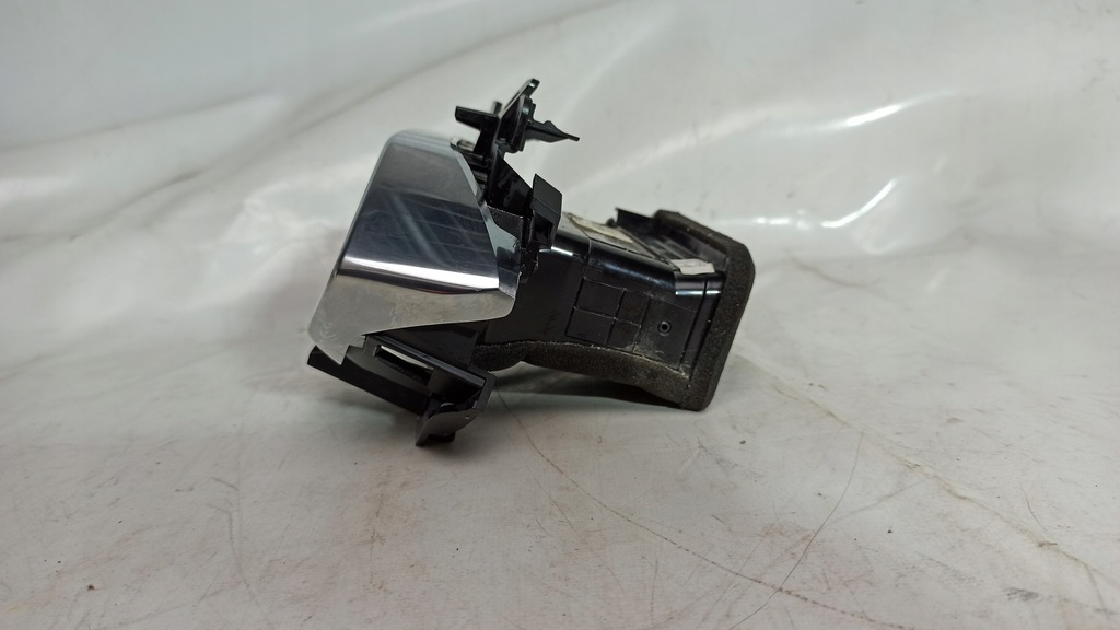 фото №7, Mazda cx5 ii 17 - решётка обдув консоли usa