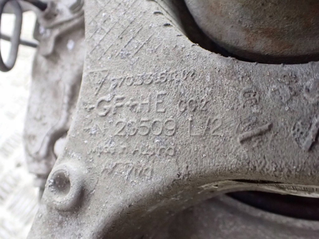 Поворотний кулак диск супорт привідний вал porsche panamera 970 задні ліва Оригінал