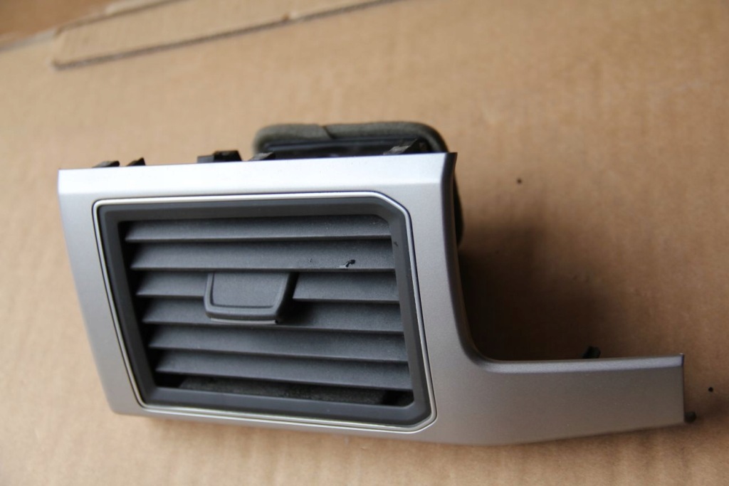 фото №1, Рамка консолі решітка вентиляції vw atlas 3cn819703