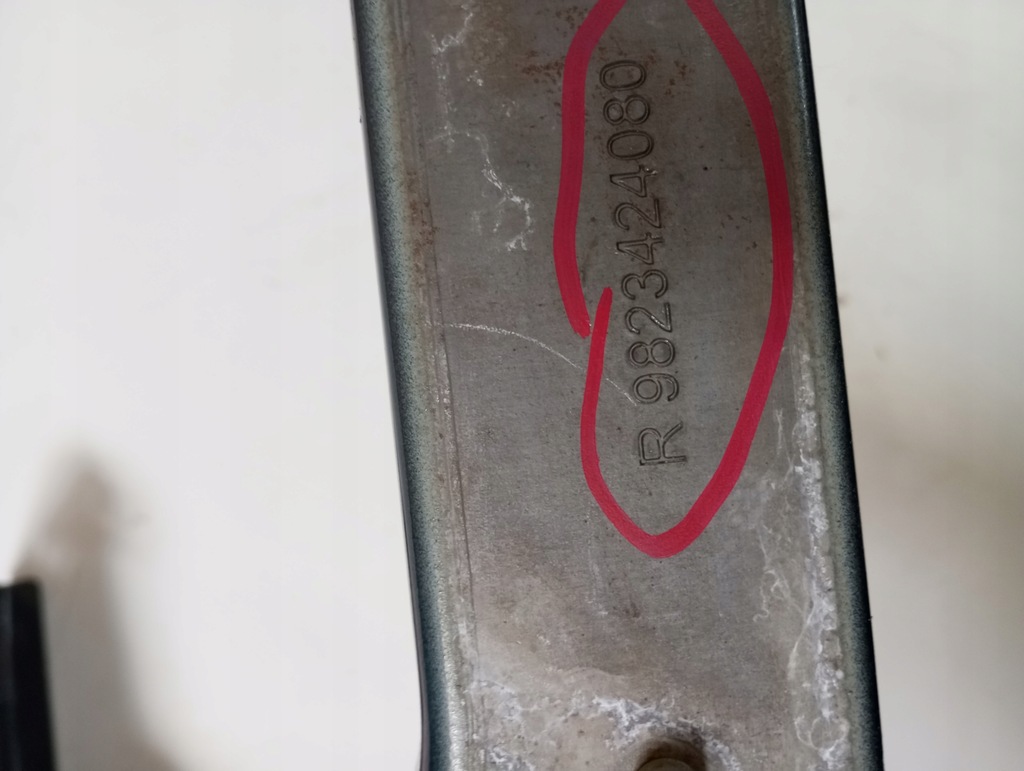 фото №5, Петля кришки задній citroen ds9 9823425780 9823424080