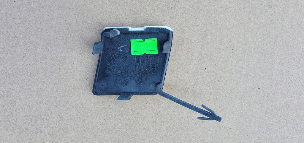 фото №2, Clio iv lift 2016- заглушка фаркоп бампер перед