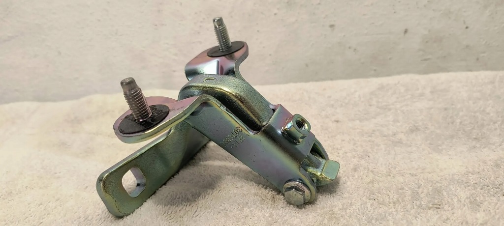 Петля кришки задній багажника лівий tesla model y Ціна