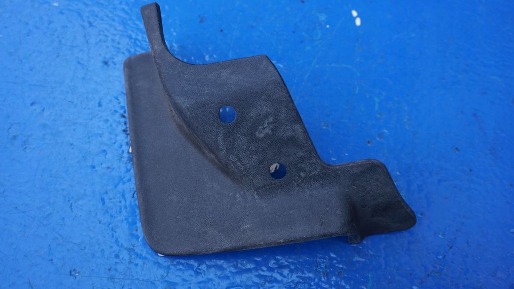 фото №12, Volvo xc40 брызговик перед правый оригинальный номер 32226807