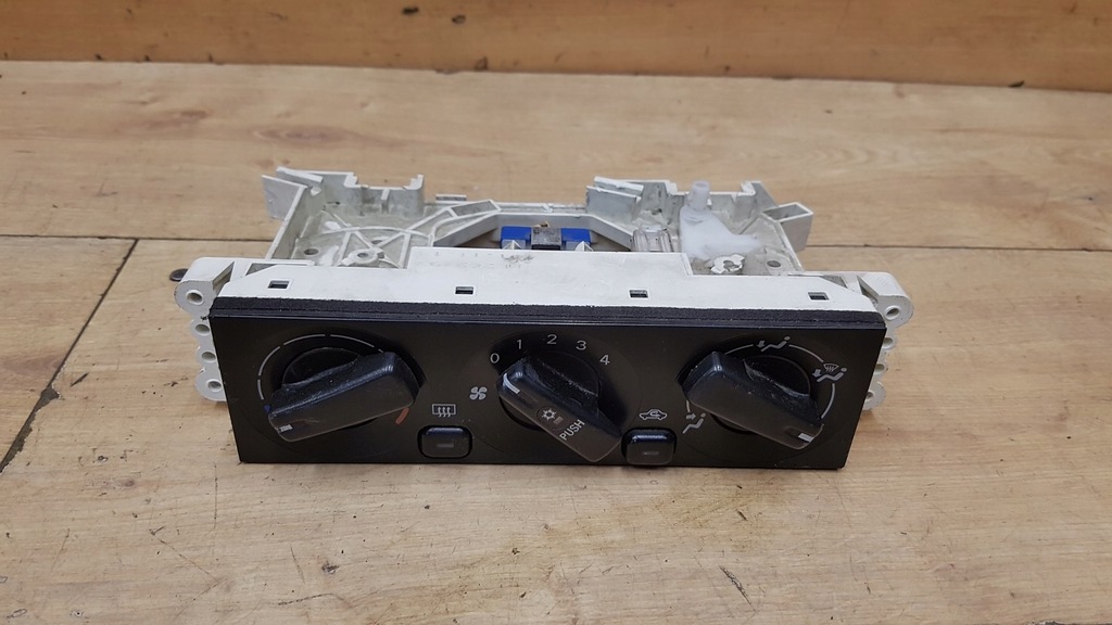 фото №1, Панель керування обдув mitsubishi space star