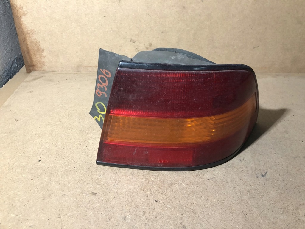 фото №1, Лампа права задня lexus es300 220-76476r