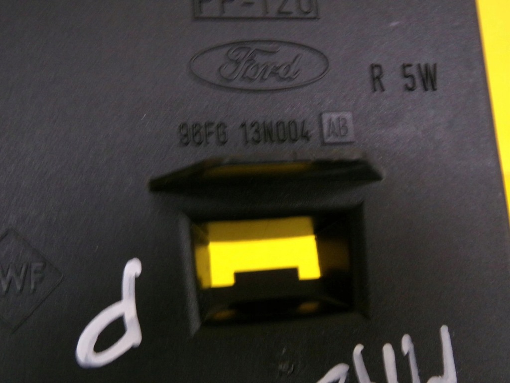 фото №5, Вкладиш лампи правий задня mazda 121 96fg13n004 nr813