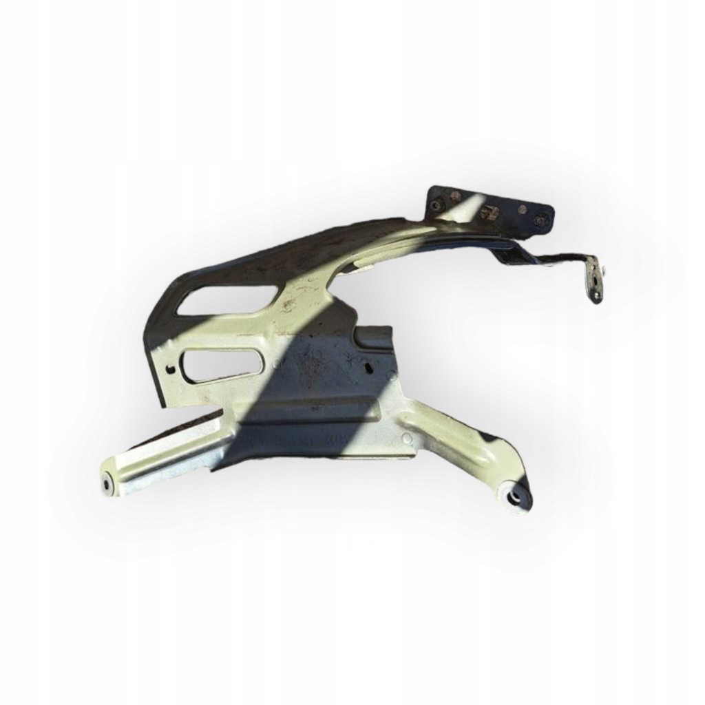 фото №1, Audi a6 c8 4k0821131 кронштейн крила лівий