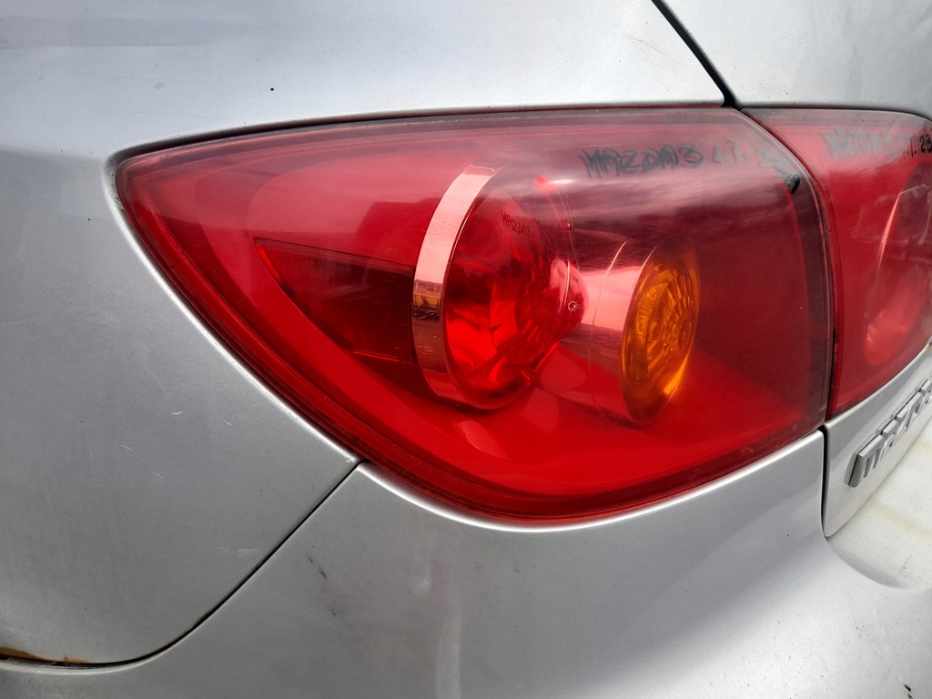 фото №14, Mazda 3 лампа лівий задня ліва задня крила крила