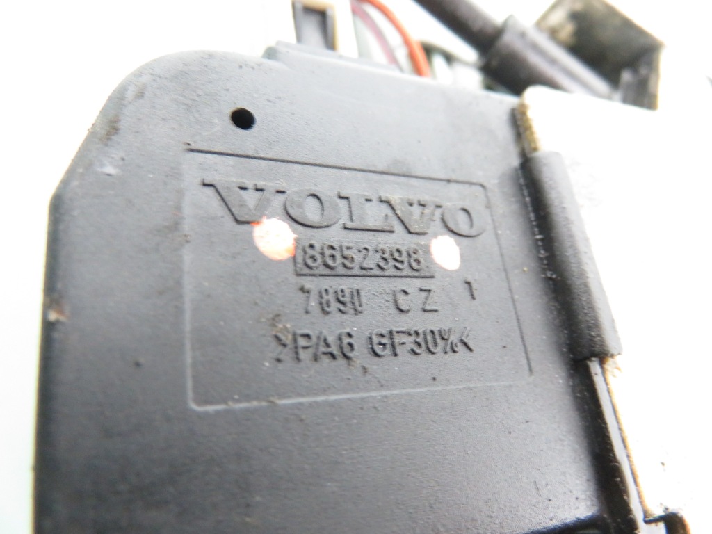 фото №4, Замок крышки volvo s60 i 8652398