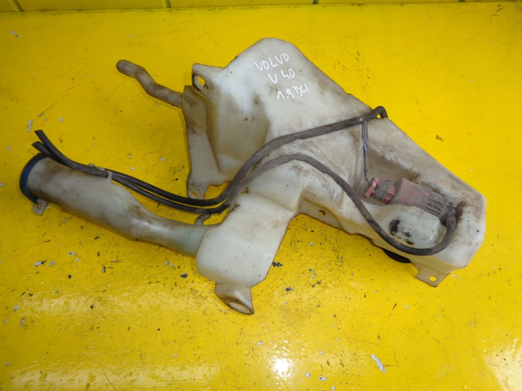 фото №1, Volvo v40 1.9dci бак омывателя