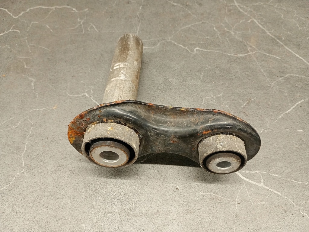 фото №1, Кронштейн рычага левый задняя bmw x5 e70