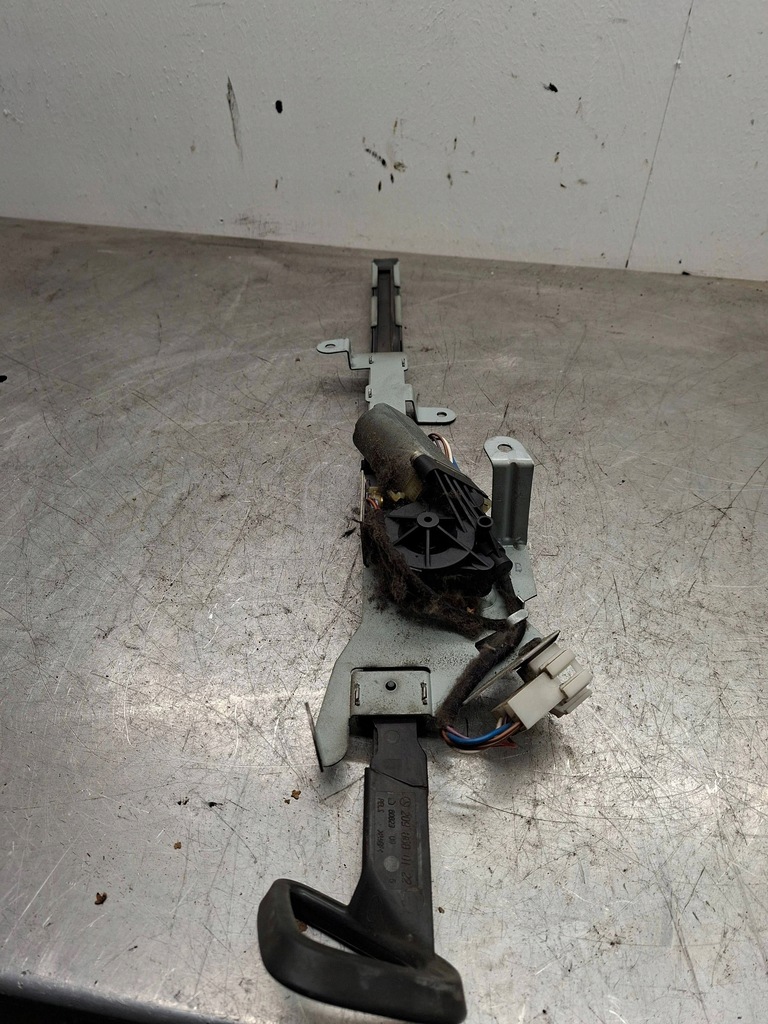 фото №1, Другая часть кузов mercedes-benz clk a209 c209 0132004318