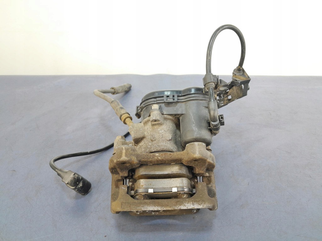 фото №4, Mercedes b w246 суппорт скоба задняя левый электрический