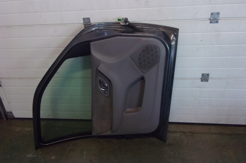 фото №3, Дверь передние левая kompl. mazda tribute i