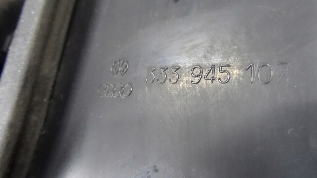 Passat b3 лампа лівий задній w кришка 333945107 в Україні